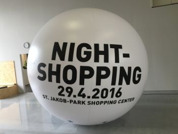 Ballon Night-Shopping unbeleuchtet