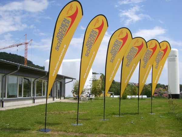 12 Beachflags für Jochen Schweizer produziert