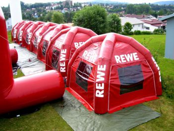 Aufblasbare Zelte für Rewe