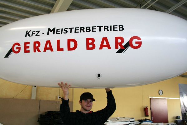 RC Luftschiff für Gerald Barg Kfz-Meisterbetrieb produziert