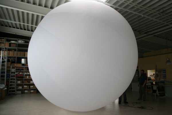 5 Meter Mega-Ballon für das Staatstheater Darmstadt