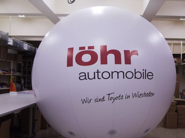 Werbeballon für Autohaus Löhr produziert
