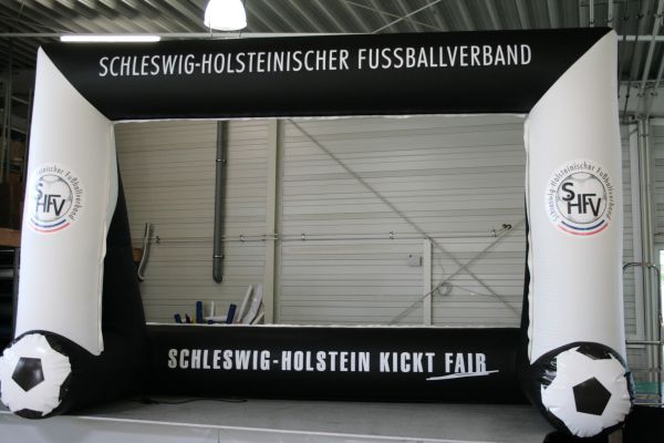 Aufblasbares Fußballtor für Schleswig-Holsteinischen Fußballverband