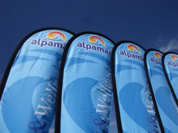 Beachflag Werbefahnen für Alpamar