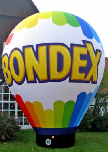 Aufblasbarer Bondex Werbeballon im Einsatz