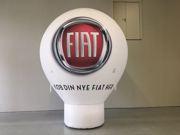 Kaltluftdisplay Standballon für Fiat
